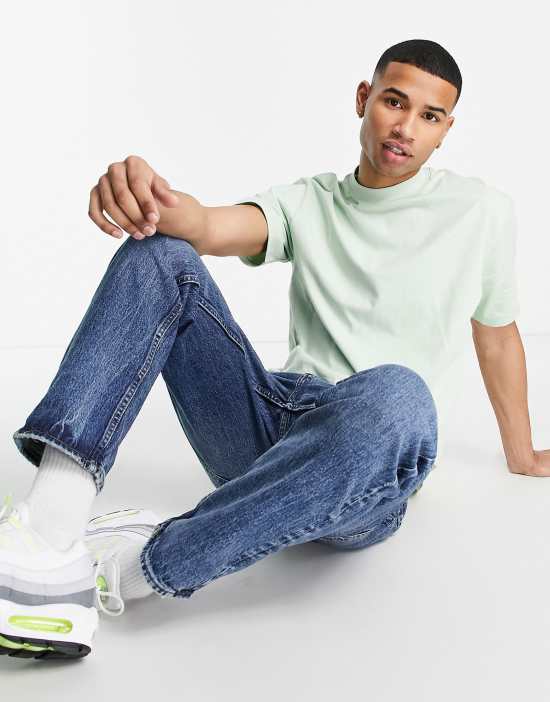 https://images.asos-media.com/products/topman-oversized-fit-t-shirt-in-sage-lgreen/201614300-2?$n_550w$&wid=550&fit=constrain