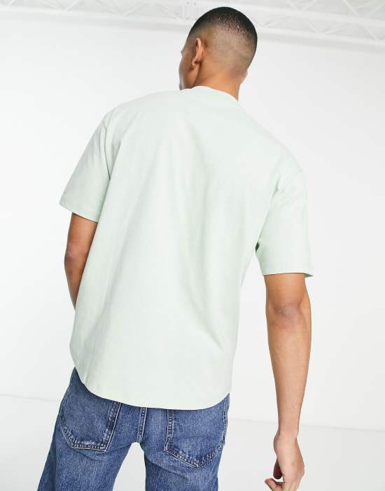https://images.asos-media.com/products/topman-oversized-fit-t-shirt-in-sage-lgreen/201614300-3?$n_550w$&wid=550&fit=constrain