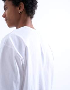 Model wearing Oversized fit t-shirt in white