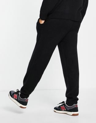 black plain sweatpants