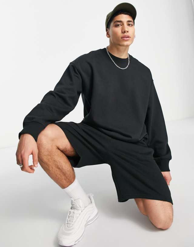 Topman oversized shorts in black