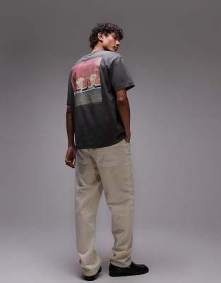 Topman – Oversized-T-Shirt in Anthrazit mit Dreiecks-Print und Negroni-Schriftzug vorne und hinten - view 1