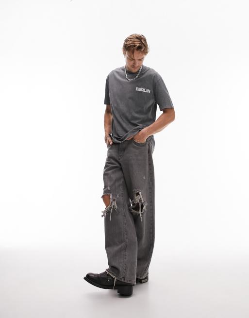 Topman - Oversized T-shirt met distressed Berlin-print in zwarte wassing