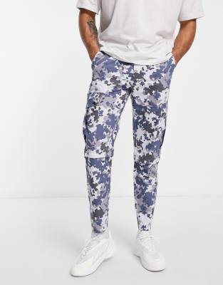 Topman - Pantalon cargo fuselé à imprimé camouflage - Gris