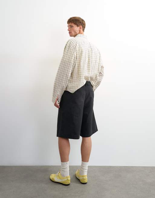 Topman - Pantalones cortos negros estilo bermudas de pernera ancha con pinzas de sarga, 3 de 5