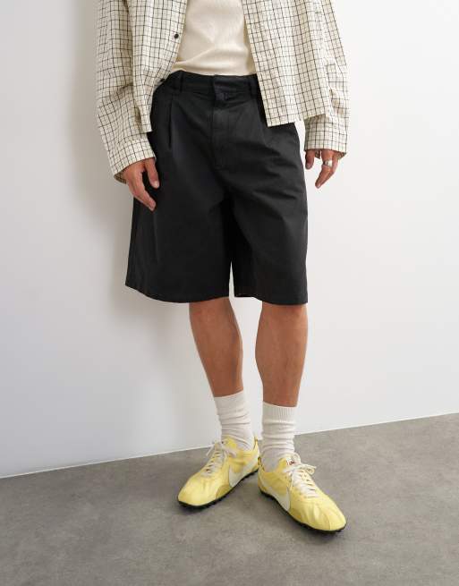 Topman - Pantalones cortos negros estilo bermudas de pernera ancha con pinzas de sarga, 5 de 5