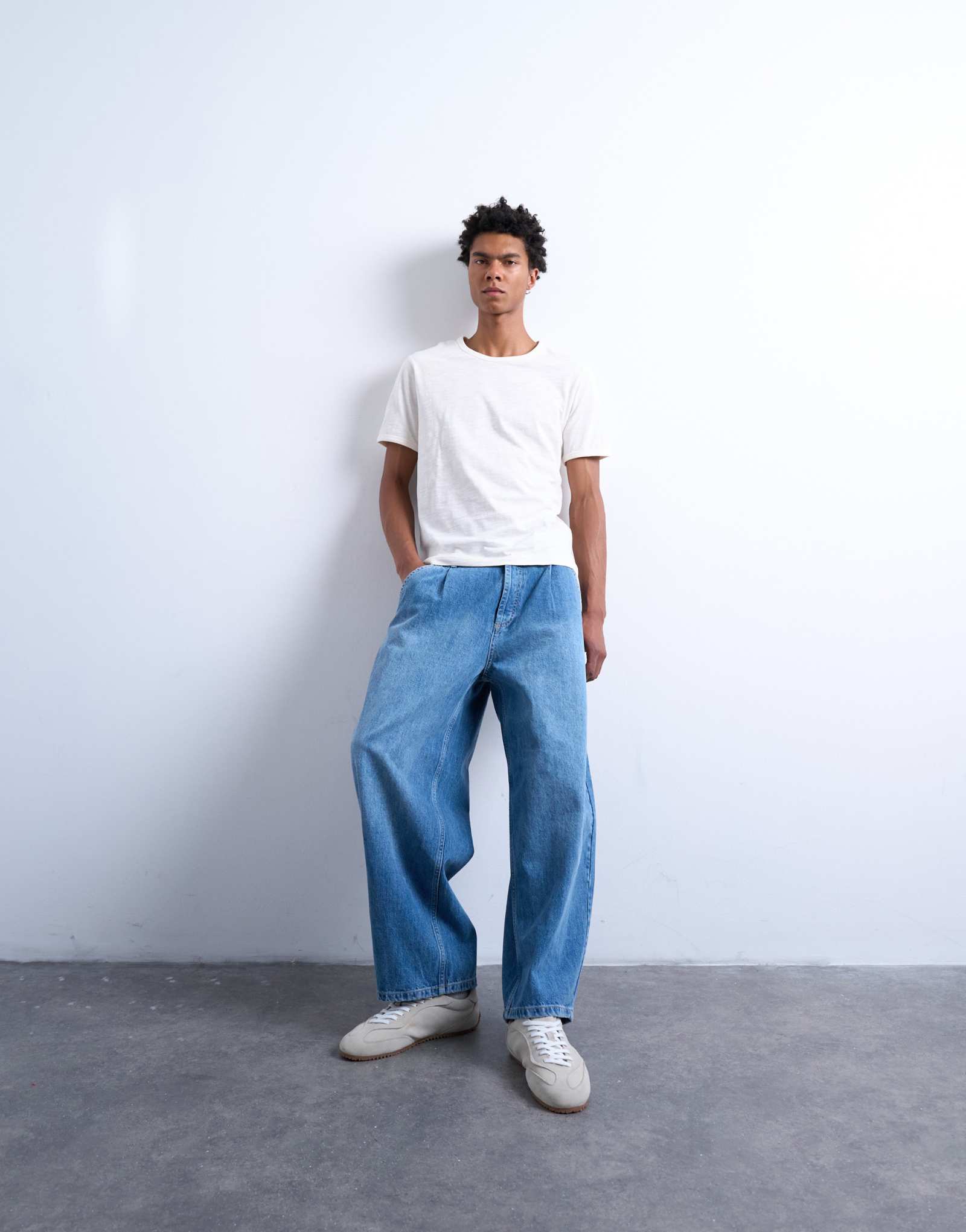 Плиссированные джинсы-бочонки Topman темно-синего цвета