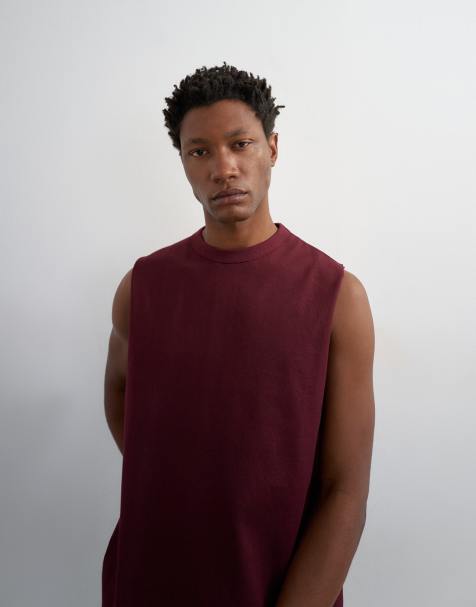 Topman Premium – Ciemnobordowy T-shirt o luźnym kroju bez rękawów - view 1