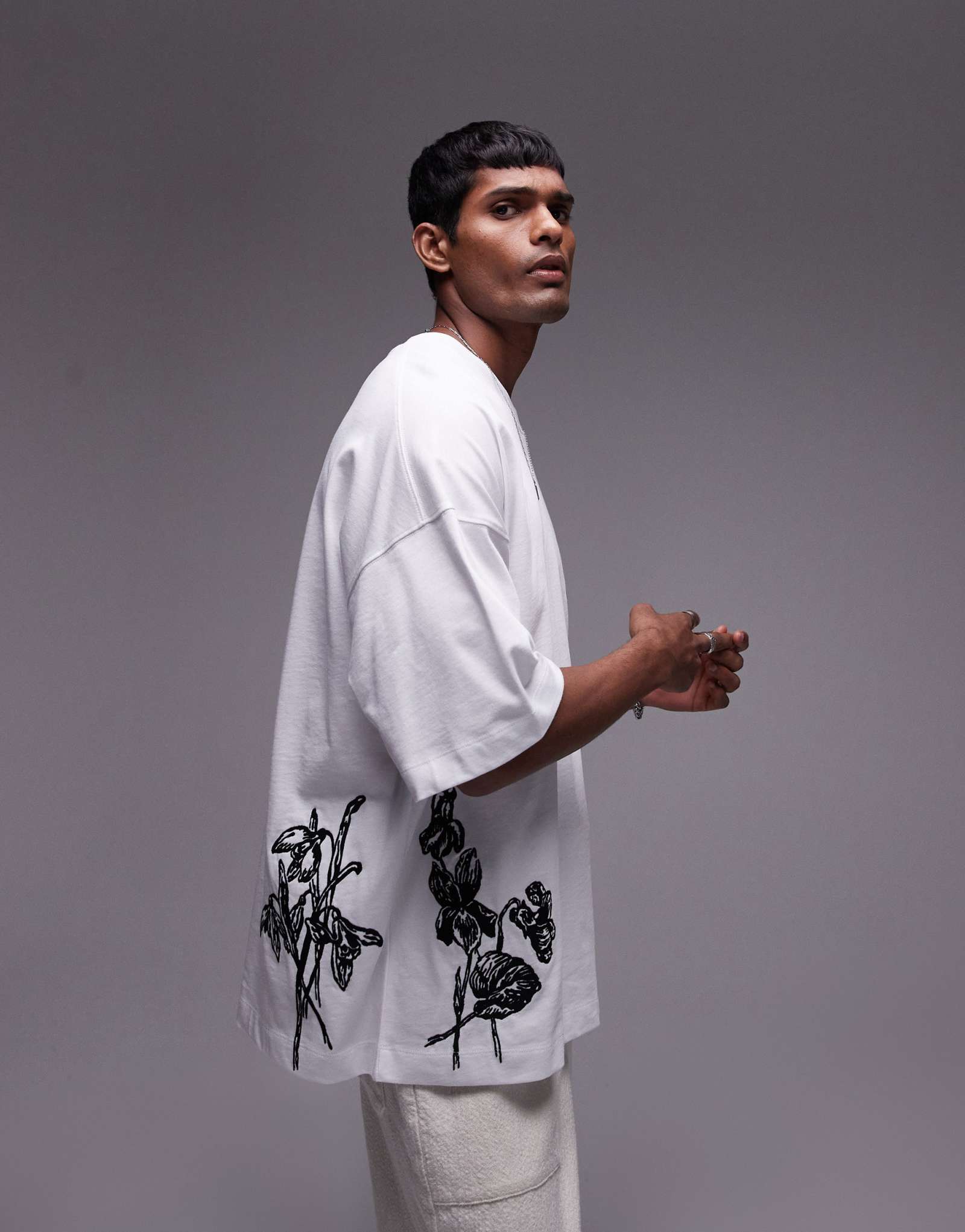 Футболка Topman premium extreme oversize fit с вышивкой белого цвета