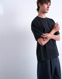 Premium heavyweight crop t-shirt in black