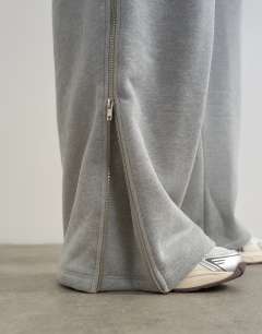 Model wearing Premium wide leg heavyweight full side zip jogger in grey marl