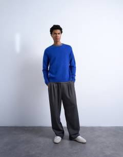 Model wearing Regular fit knitted crew neck jumper with wool in cobalt blue