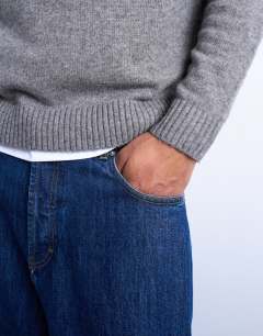 Model wearing Regular fit knitted crew neck jumper with wool in grey