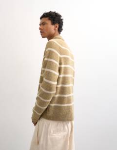 Model wearing Regular fit knitted crewneck polo with stripe marl in brown