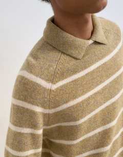 Model wearing Regular fit knitted crewneck polo with stripe marl in brown