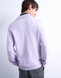 Model wearing Regular fit knitted polo with zip in lilac