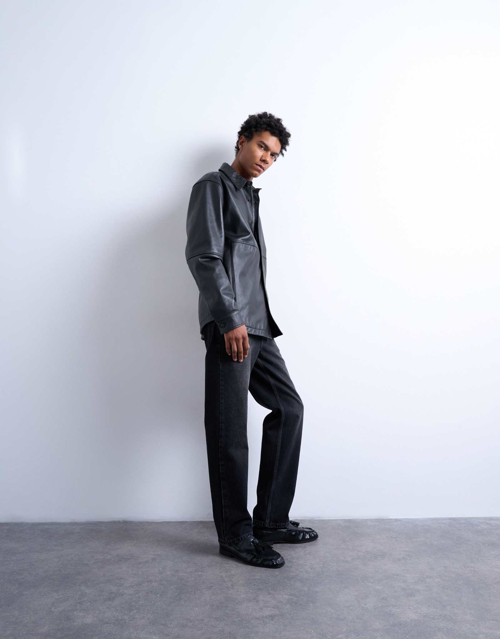 Рубашка из натуральной кожи Topman regular fit черного цвета