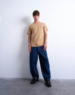Model wearing Regular fit t-shirt in dark stone