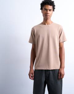 Model wearing Regular mercerised t-shirt in stone