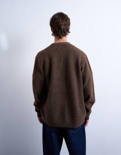Model wearing Regular v neck cardigan in brown