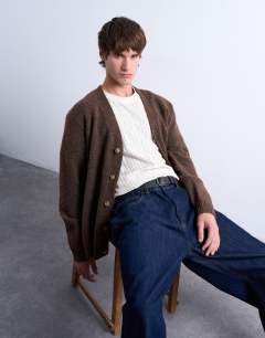 Model wearing Regular v neck cardigan in brown