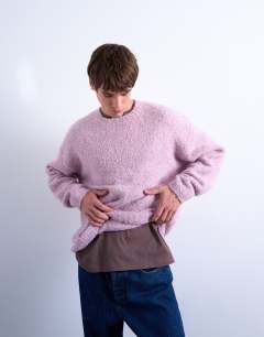 Model wearing Relaxed fit boucle jumper in lilac