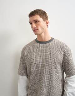 Model wearing Relaxed fit double layered waffle t-shirt in oatmeal