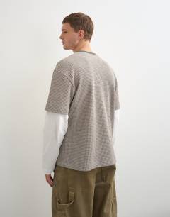 Model wearing Relaxed fit double layered waffle t-shirt in oatmeal