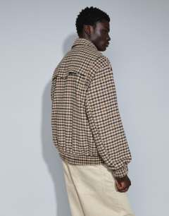 Model wearing Relaxed fit faux wool check harrington with double zip in neutral