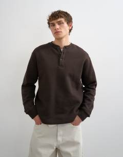 Relaxed fit henley sweatshirt in brown