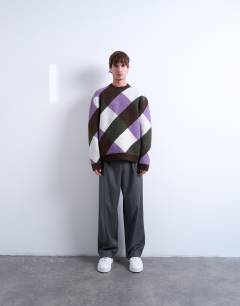 Model wearing Relaxed fit knitted jumper with diamond design in brown