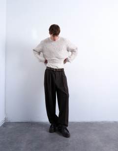 Model wearing Relaxed fit knitted jumper with nep in ecru