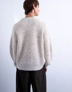 Model wearing Relaxed fit knitted jumper with nep in ecru