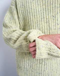 Model wearing Relaxed fit knitted jumper with nep in green