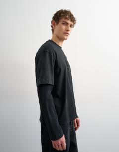 Relaxed fit layered t-shirt with waffle sleeve in washed black