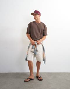 Model wearing Relaxed fit linen mix t-shirt in brown