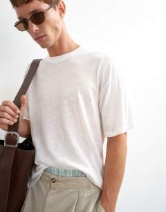 Model wearing Relaxed fit linen mix t-shirt in ecru