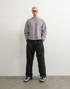 Model wearing Relaxed fit long sleeve heavyweight t-shirt in washed mink