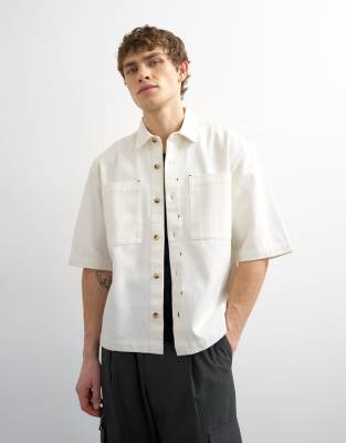 Topman Relaxed Fit Short Sleeve Twill Cropped Overshirt In White