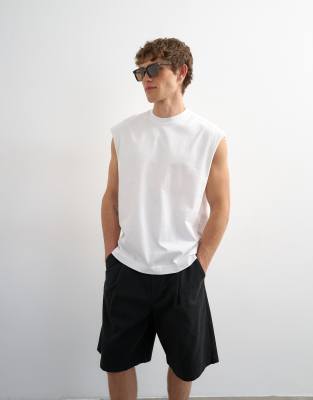 Relaxed fit sleeveless t-shirt in white