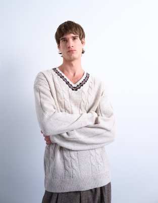 Relaxed-Fit-Strickpullover in Ecru mit Zopfmuster, V-Ausschnitt und Besatz mit Norwegermuster-Weiß Weiß L