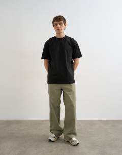 Model wearing Relaxed fit t-shirt in black