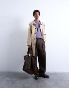 Model wearing Relaxed fit t-shirt in dusty purple