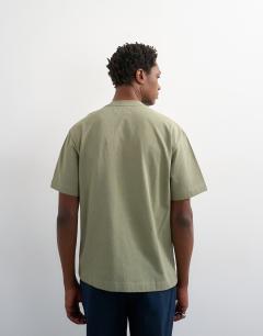 Model wearing Relaxed fit t-shirt in khaki