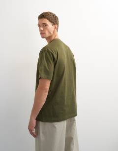 Model wearing Relaxed fit t-shirt in khaki