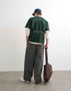 Relaxed fit t-shirt with monsieur front and back embroidery in dark green