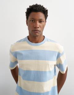 Relaxed fit t-shirt with wide stripe in blue and cream 