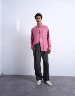 Model wearing Relaxed fit viscose twill shirt in mauve