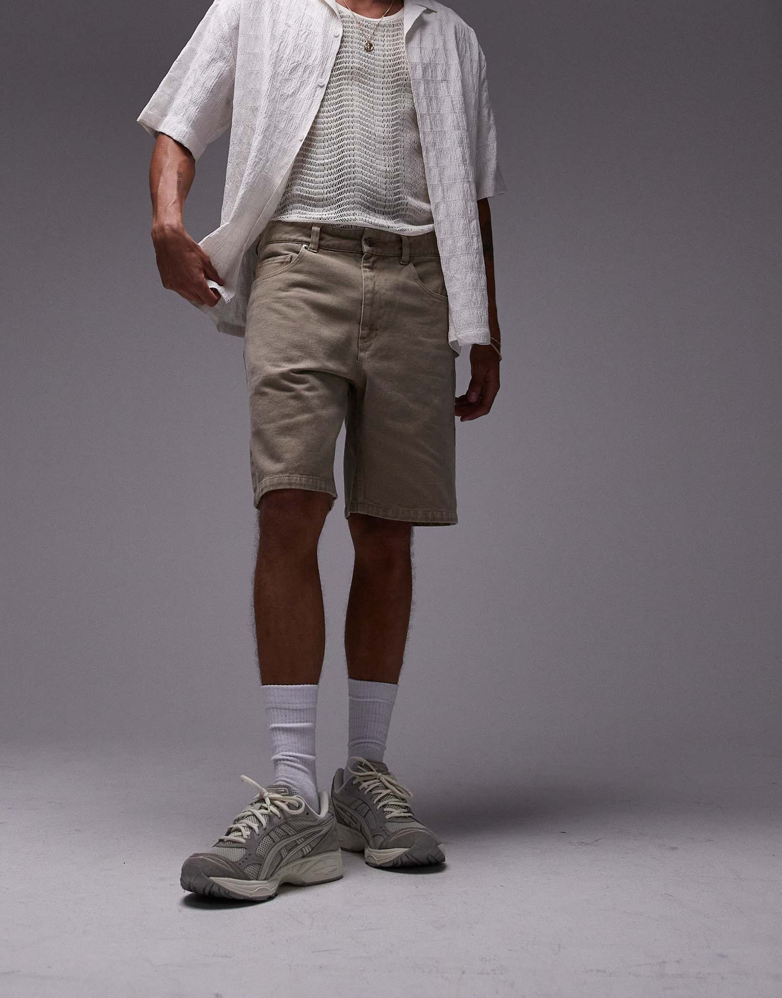 Прямые джинсовые шорты песочного цвета Topman