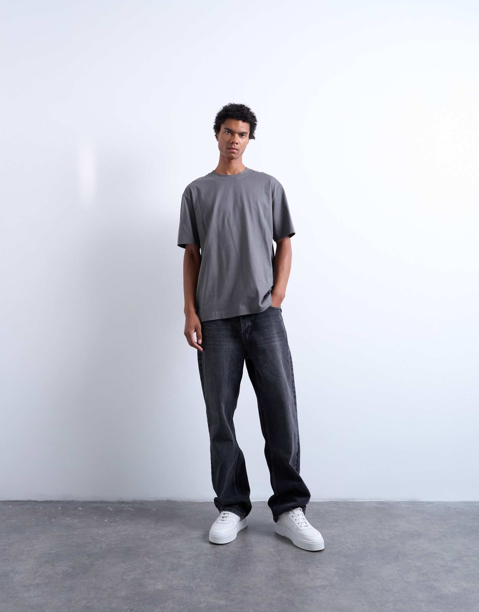 Непринужденная футболка Topman цвета древесного угля 